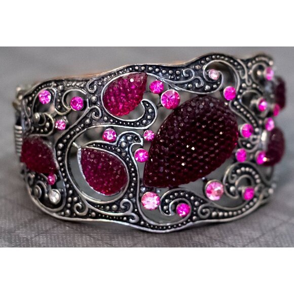 7 inch, Vintage Pink Faux Gems SIlver Tone Wavy Abstract Bangle - GX9 - Picture 2 of 3